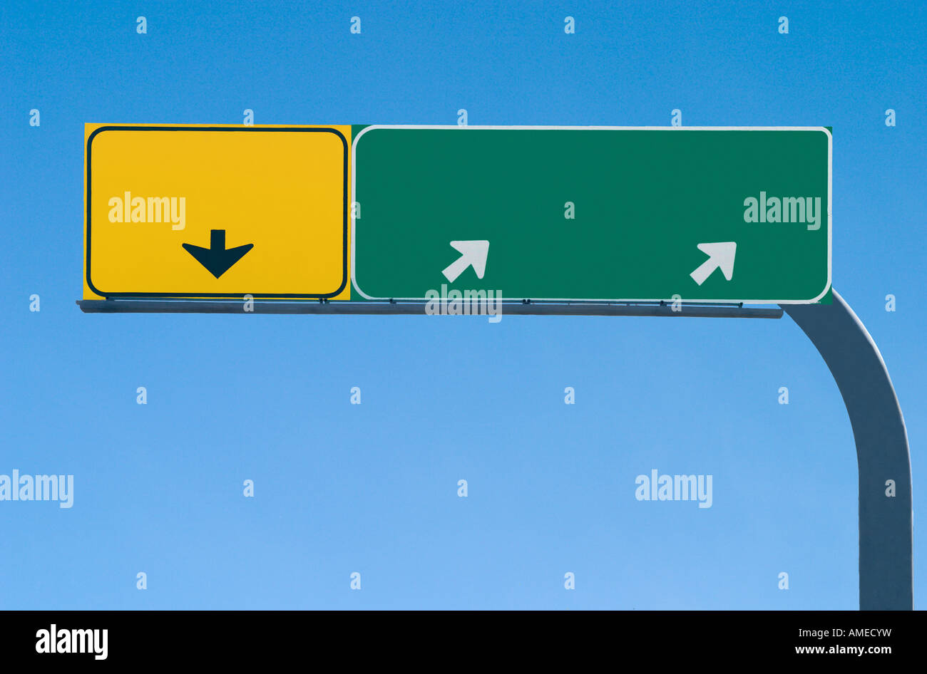 Blank freeway sign ready for your custom text Stock Photo - Alamy