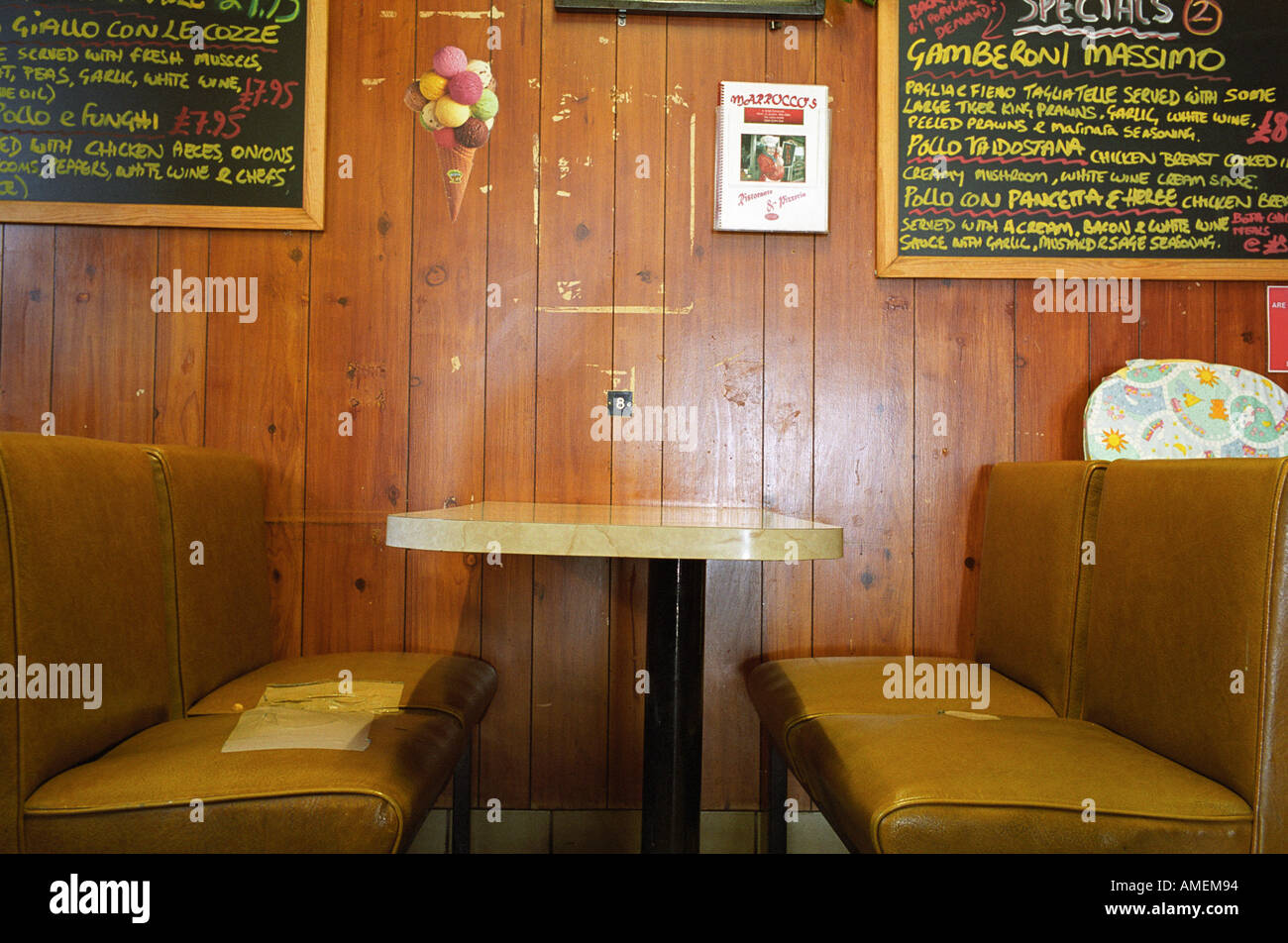 Seating booth hi-res stock photography and images - Alamy