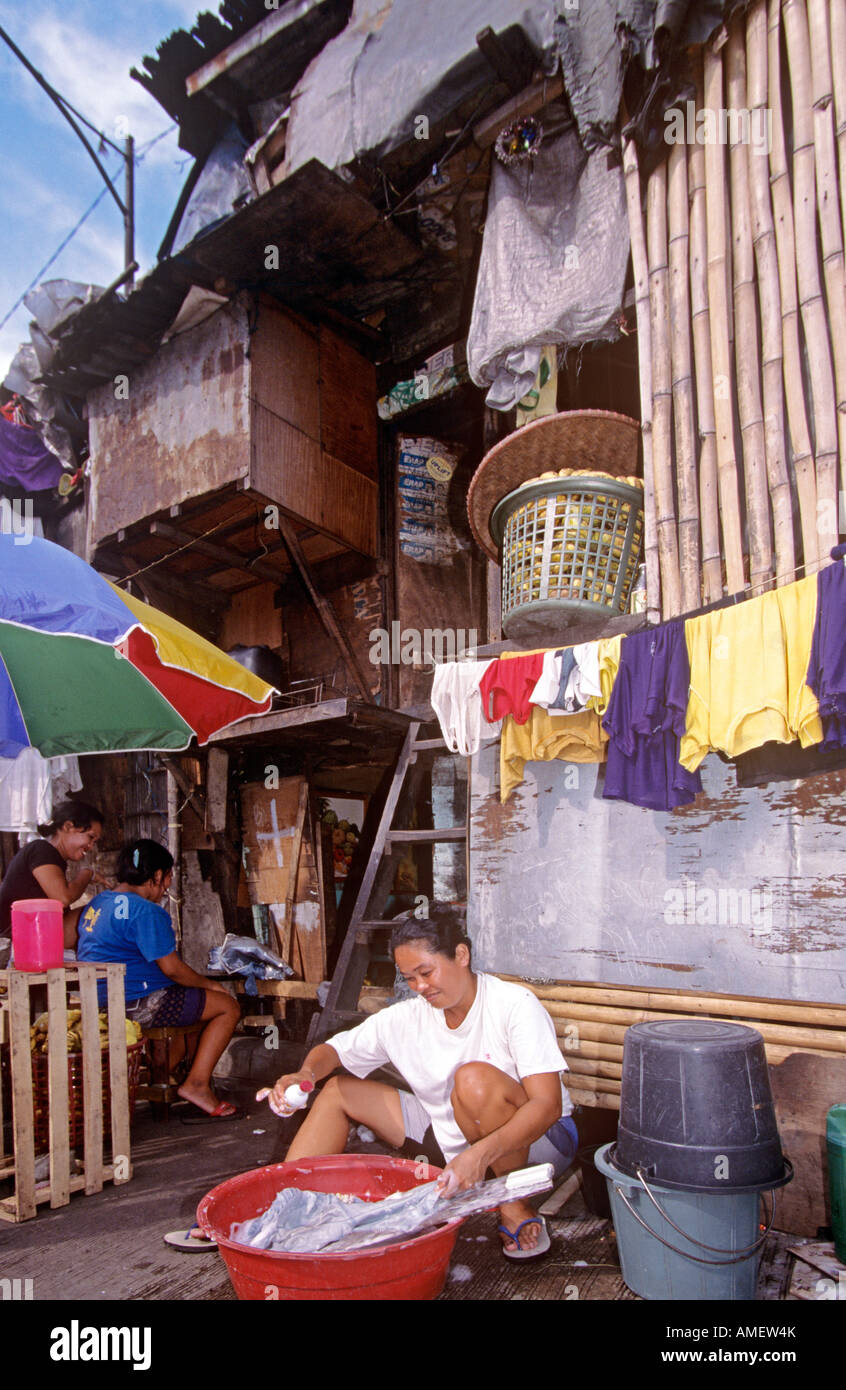 Slum Blumentritt track Manila Philippines Stock Photo Alamy