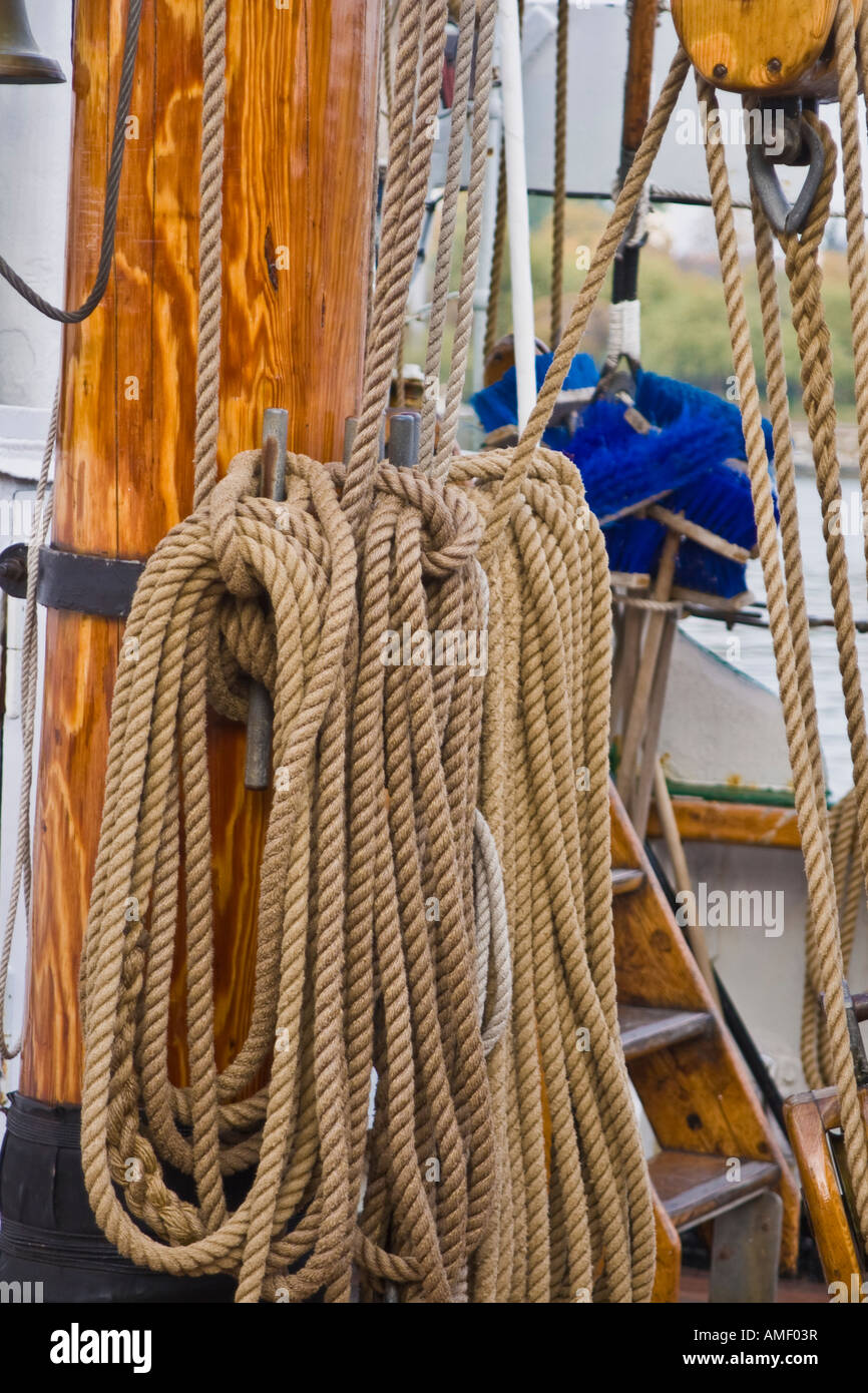 Ropes on boat Stock Photo Alamy