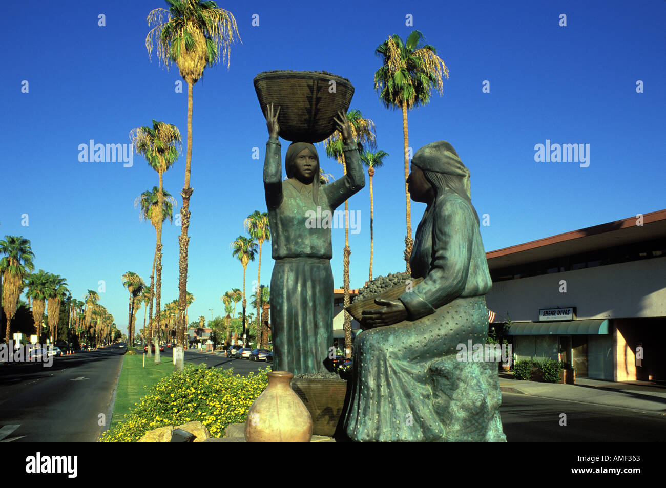 Agua Caliente Indian Statue Palm Springs California Stock Photo Alamy