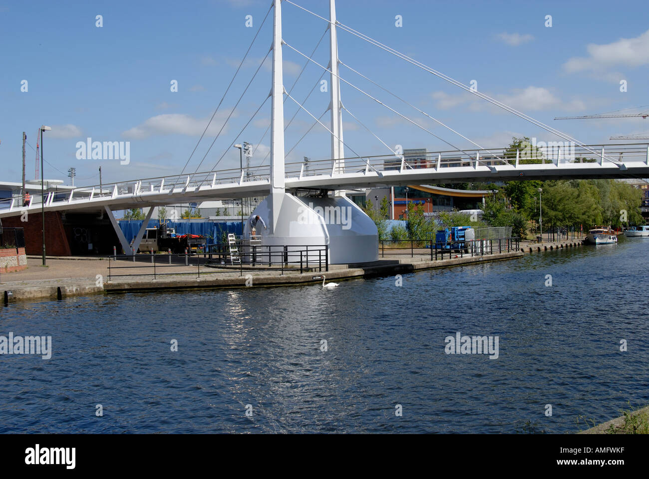 Norwich Riverside Bridge Bridge riverside norwich norfolk uk hi-res stock photography and images ...