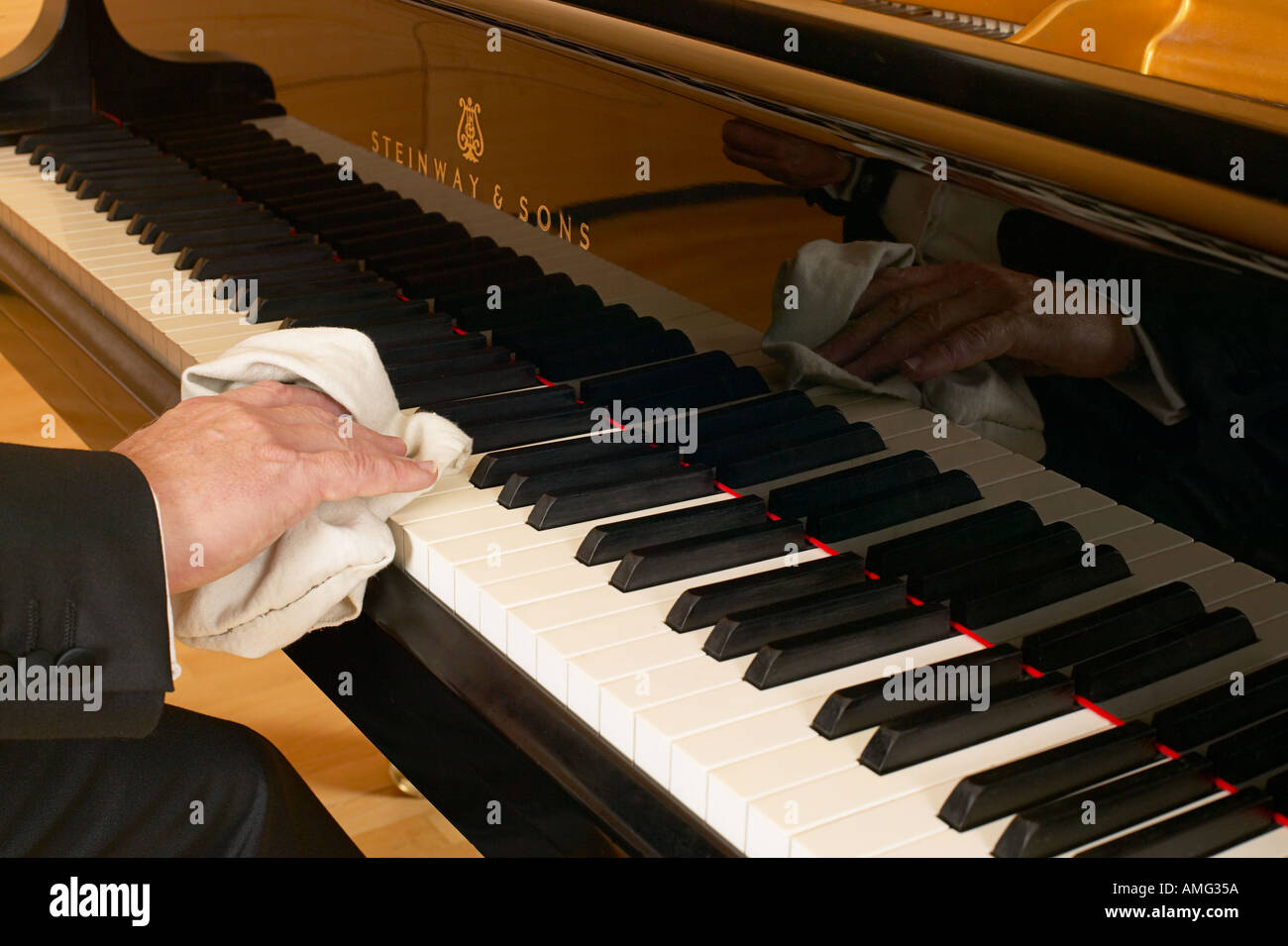Piano cleaning hires stock photography and images Alamy