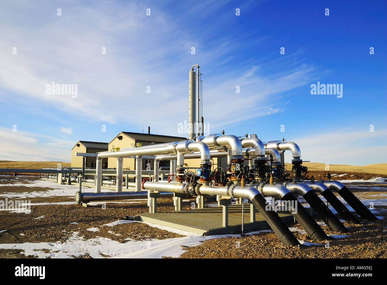 Natural gas pipeline risers with compressor and dehydration (dehy