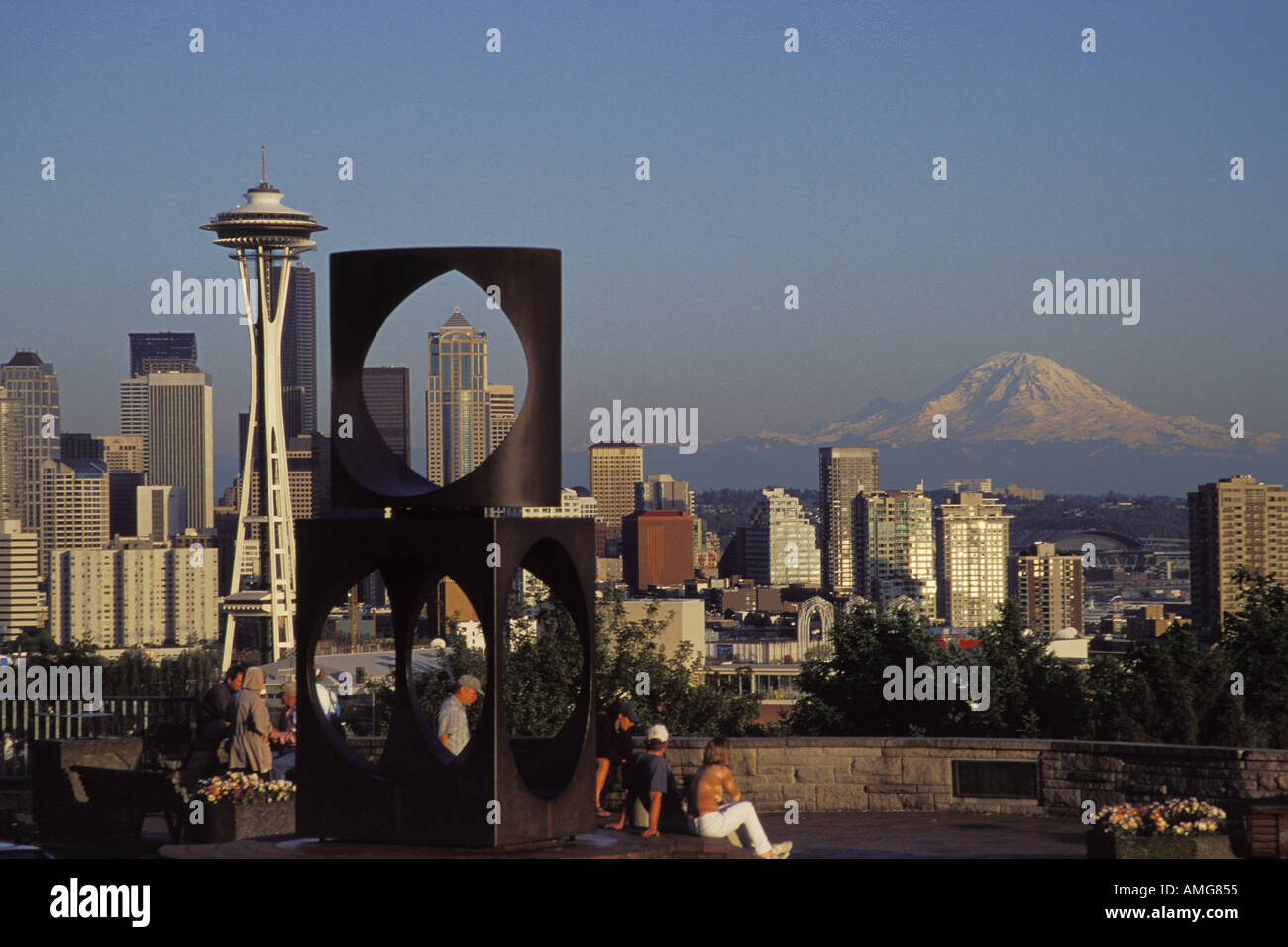 Changing Form Sculpture By Doris Chase At Kerry Park On Queen Anne Hill Seattle Washington Stock Changing Form Sculpture By Doris Chase At Kerry Park On Queen Anne Hill Seattle Washington Stock