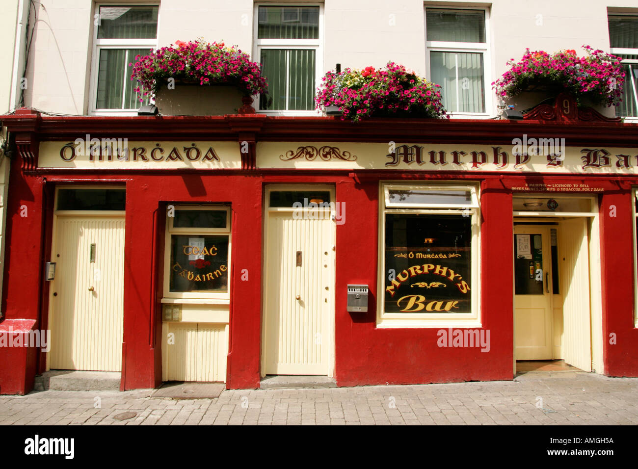 Traditional Irish Pub Galway City Ireland Stock Photo Alamy