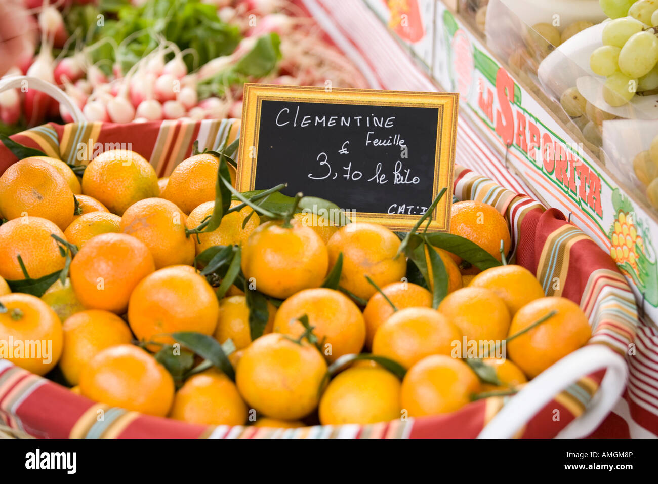 Clementines on french market stall Stock Photo Alamy