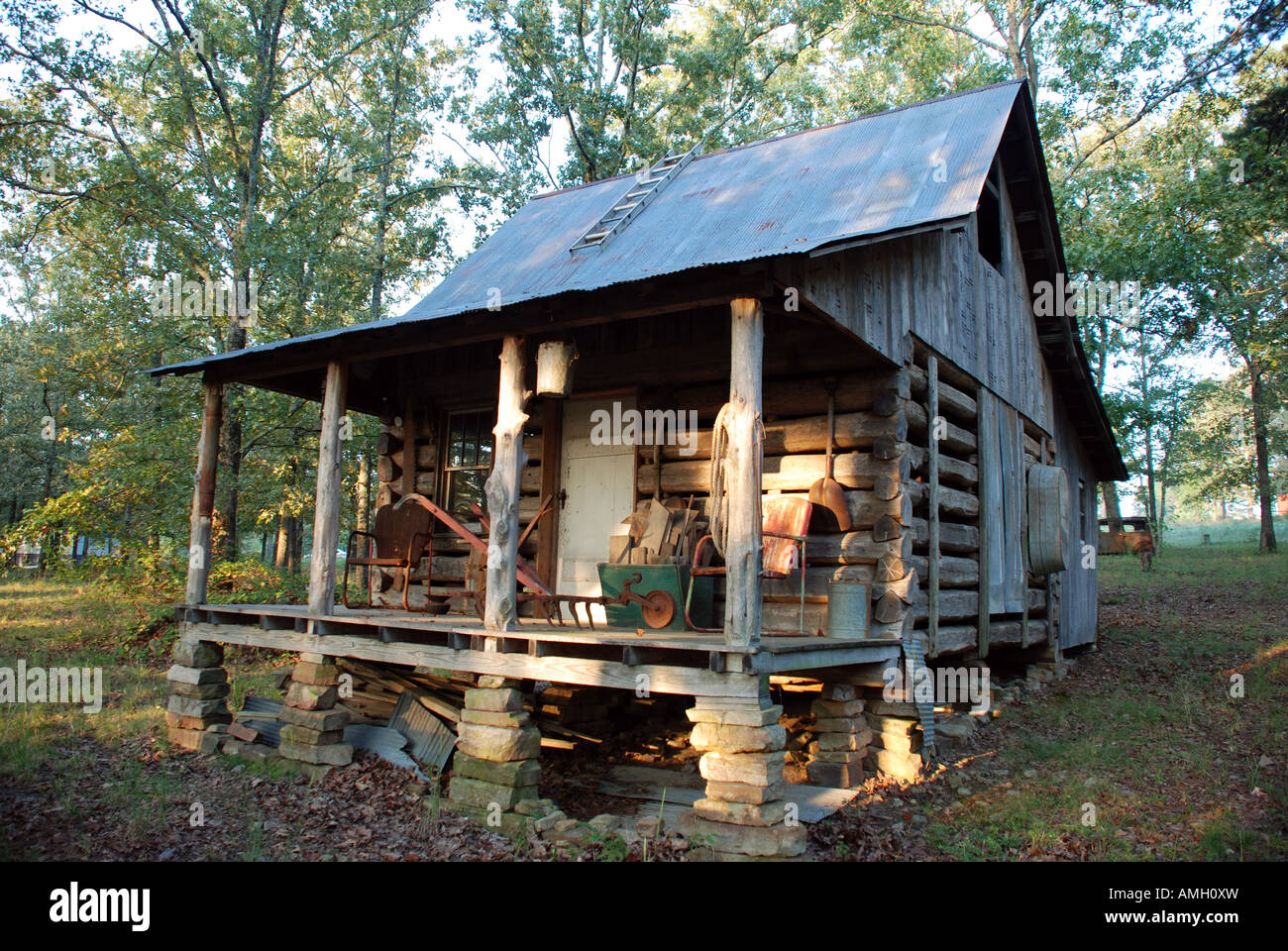 Ozark Cabin Stock Photo 15263232 Alamy
