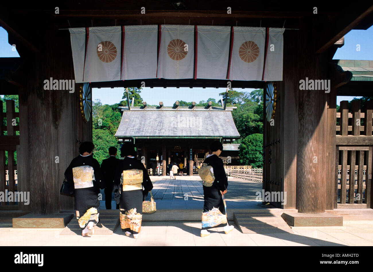 Miyazaki shrine hi-res stock photography and images - Alamy