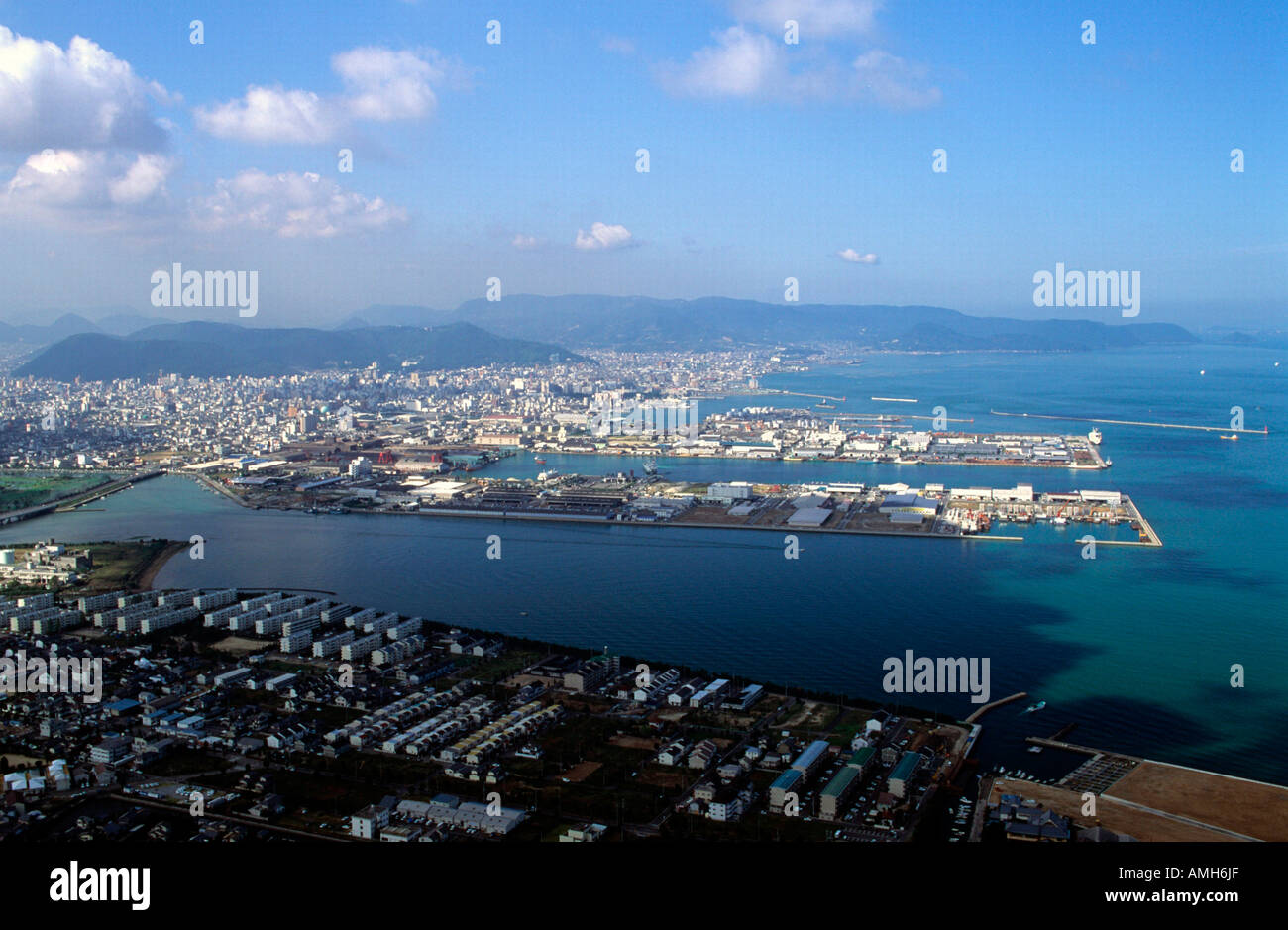 Japan, Shikoku, Takamatsu, Blick vom Yashima-Berg auf Stadt und Hafen Stock Photo