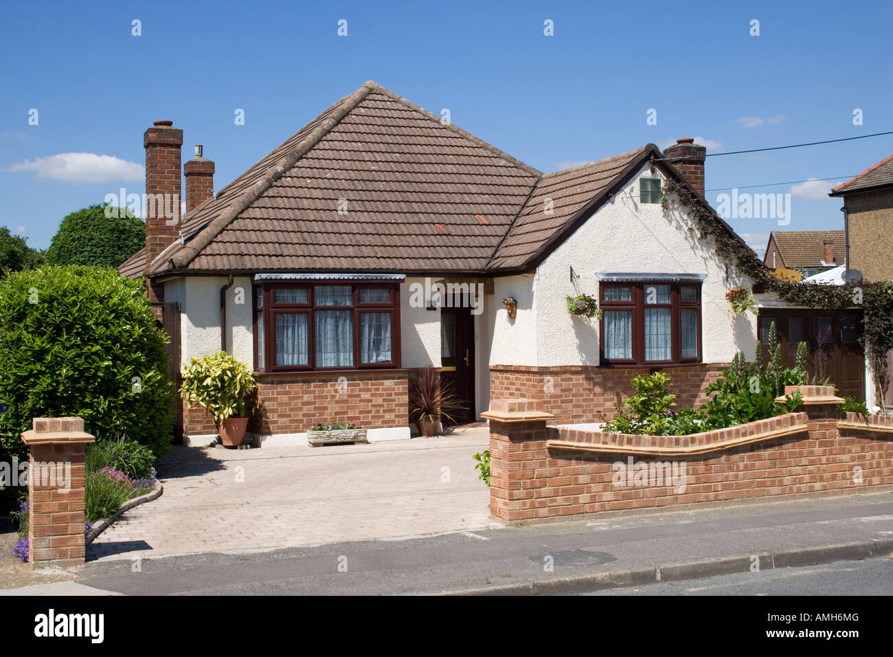 Bungalow, Ashford, Middlesex, England Stock Photo 15265167 Alamy