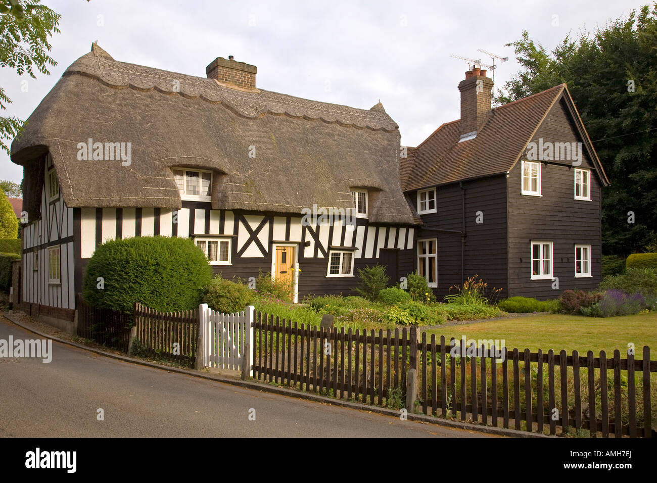 Thatch cottage Much Hadham Ware Hertfordshire Stock Photo Alamy
