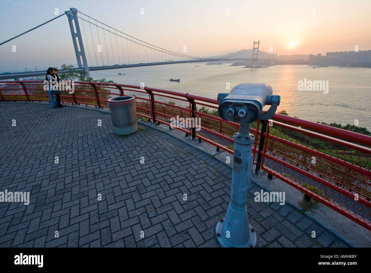 Viewpoint binocular hong kong hires stock photography and images Alamy