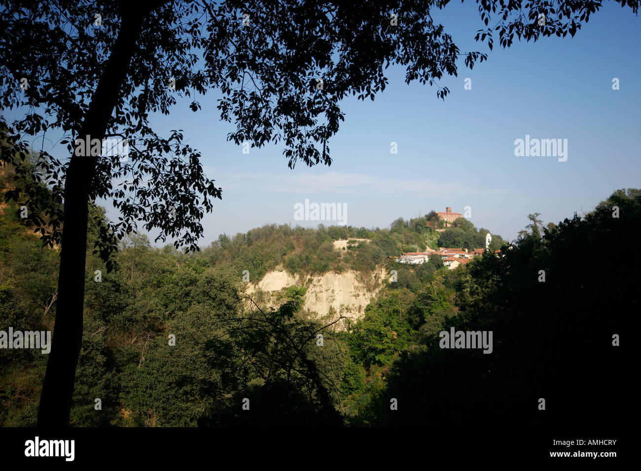 Roero Hills with the 'rocche', Piemonte Stock Photo
