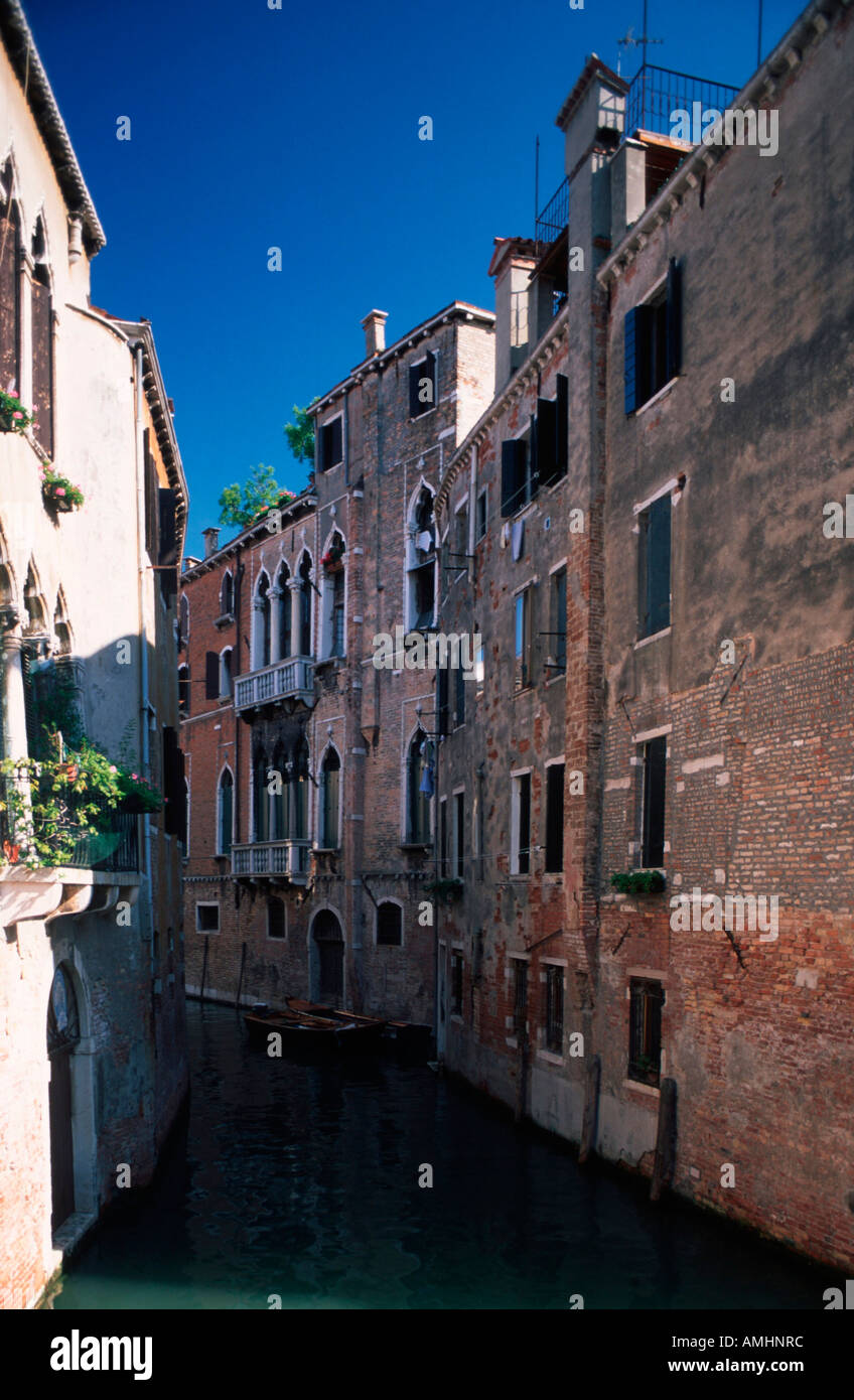 Venedig, Stadtteil Castello, Kanal Stock Photo Alamy