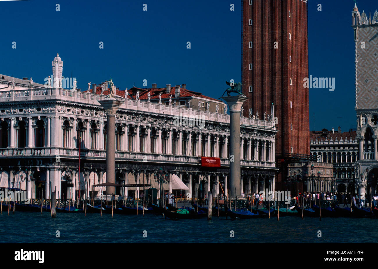Venedig, Stadtteil San Marco, Bacino San Marco,  Blick auf  Piazzetta, mit Libreria Veccia / Biblioteca Nazionale Marciana und G Stock Photo