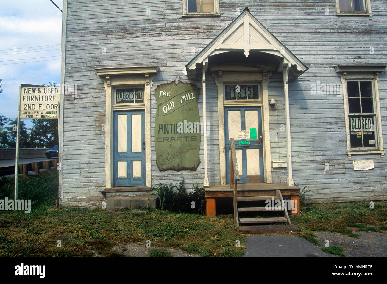 Antique store in Moorefield WV on Highway Route 220 Stock Photo Alamy