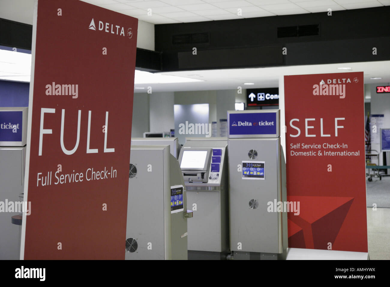 Miami Florida,Miami Airport,Delta Airlines full service check in,self
