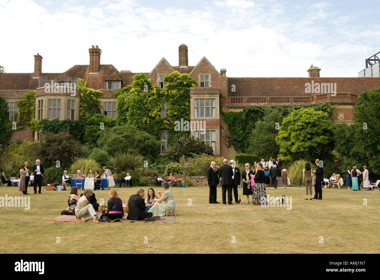 Glyndebourne Hi res Stock Photography And Images Alamy