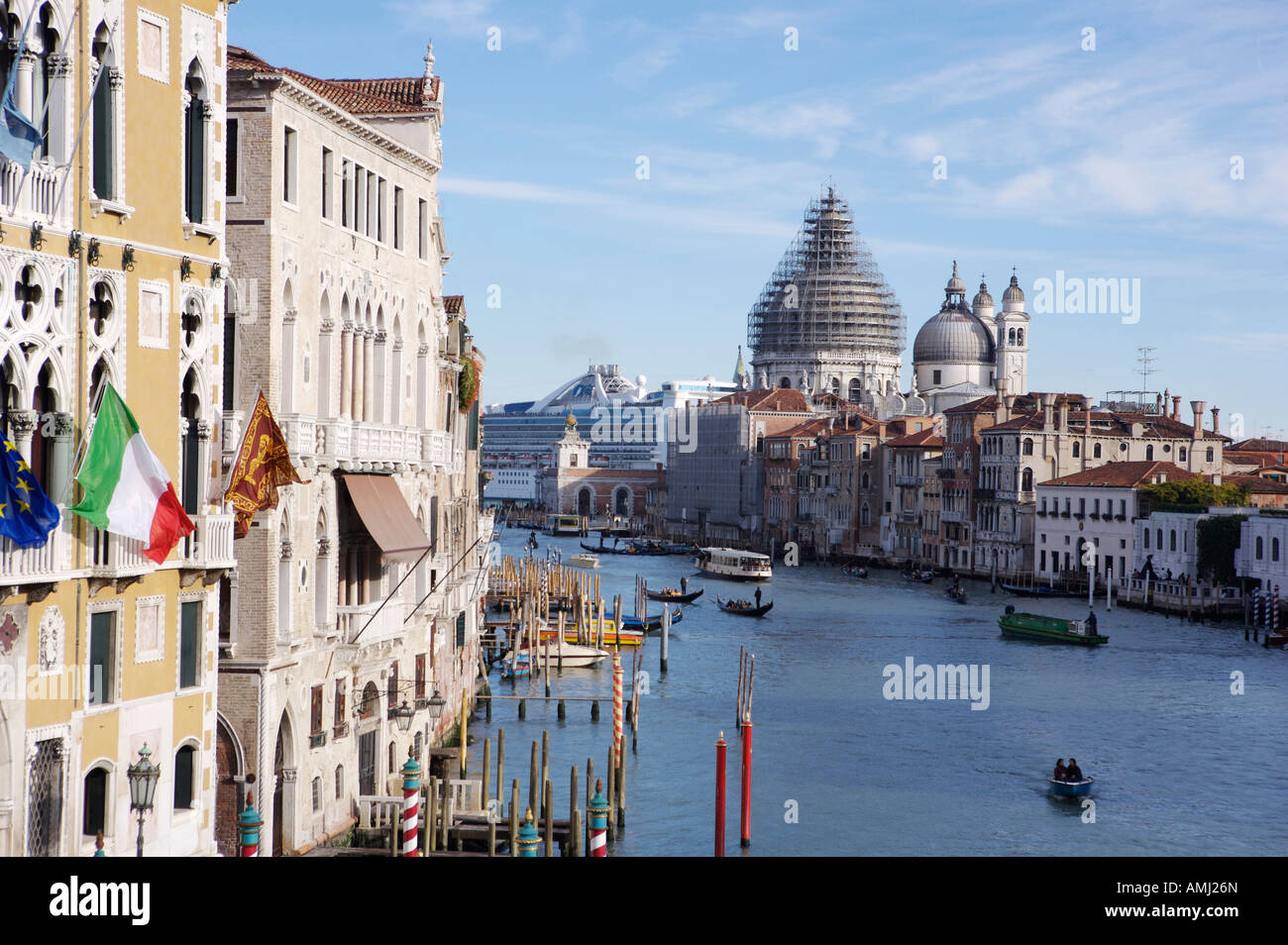 Cruise ship venice italy hi-res stock photography and images - Alamy
