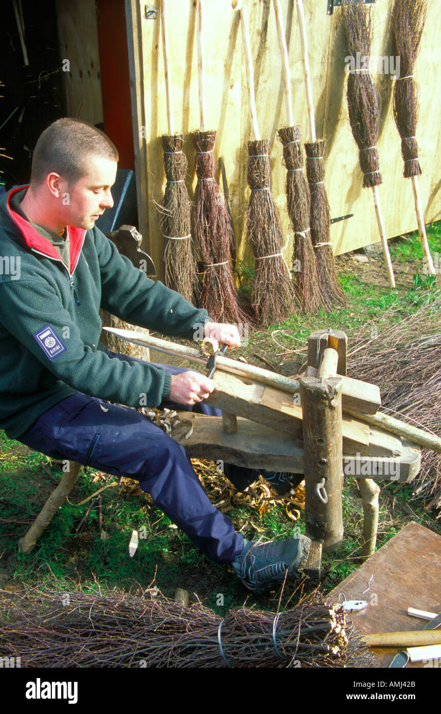 Adam King making the traditional besom brooms in the same way as his family have done for many years at High Wycombe Stock Photo