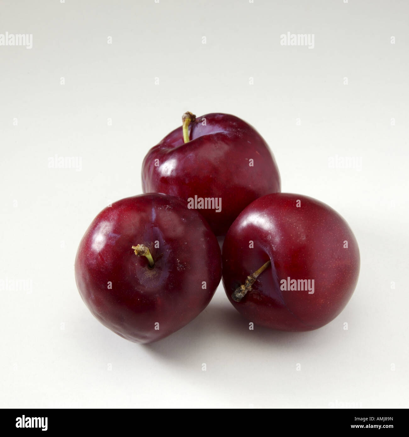 3 plums hi-res stock photography and images - Alamy