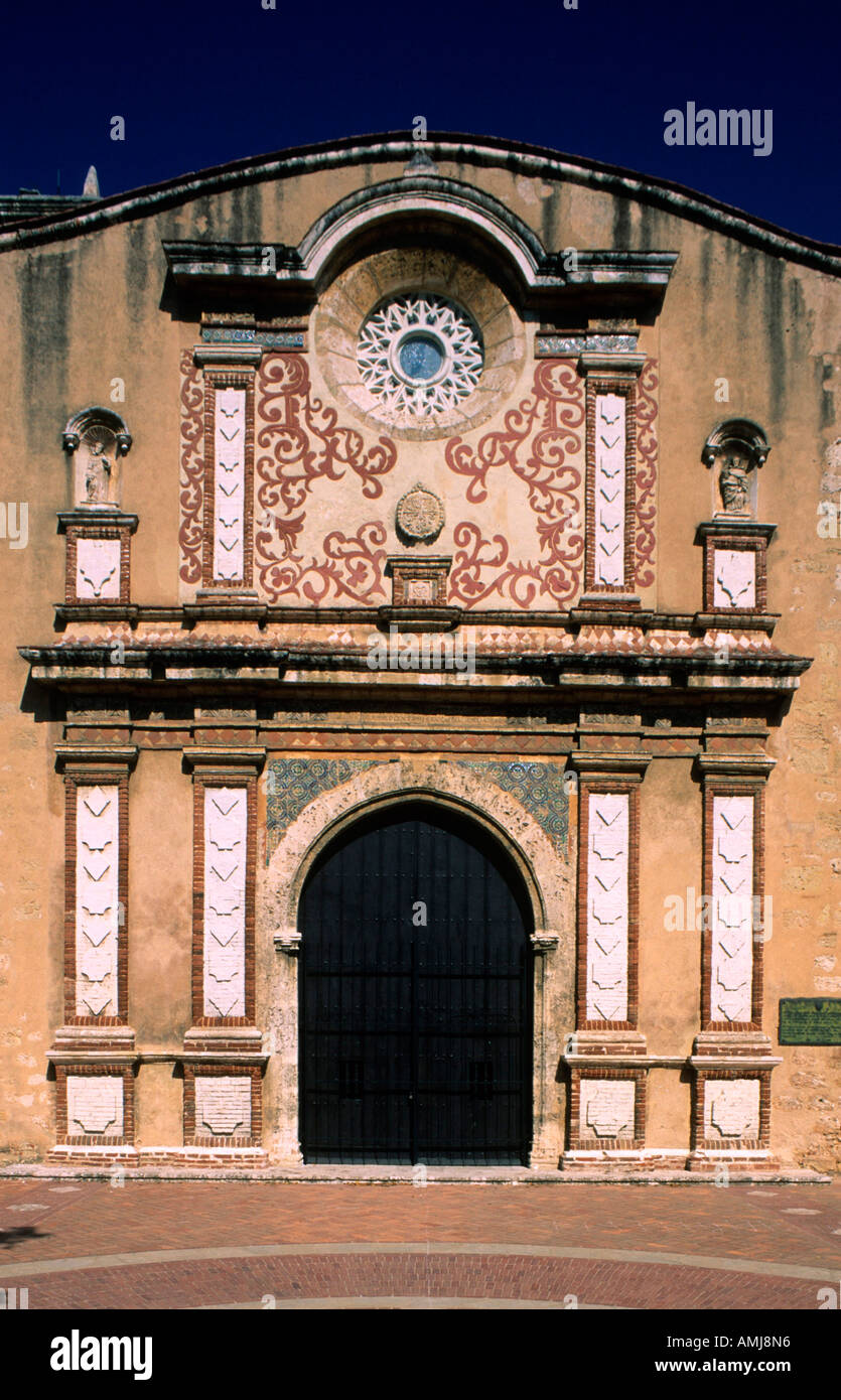 Dominikanische Republik, Santo Domingo, Dominikanerkloster mit Stilelementen aus Gotik, Renaissance und Barock Stock Photo
