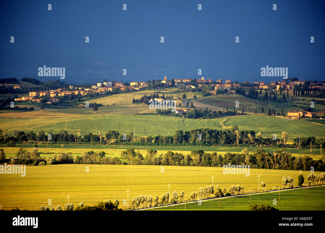 Tuscany hills landscape italy hi-res stock photography and images - Alamy