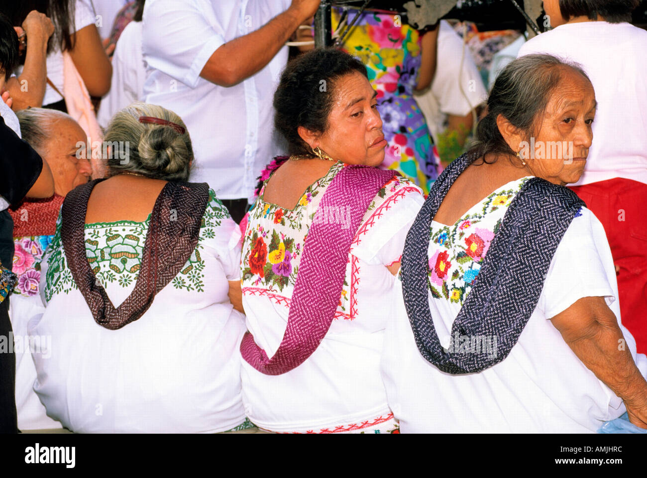 Mexiko, Yucatan, Hunucma bei Merida, Frauen bei Prozession bei religiöser Fiesta Stock Photo