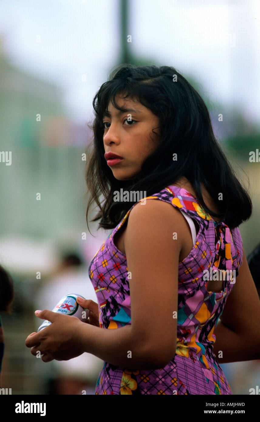 Mexiko, Yucatan, Hunucma bei Merida, junge Frau bei religiöser Fiesta Stock Photo