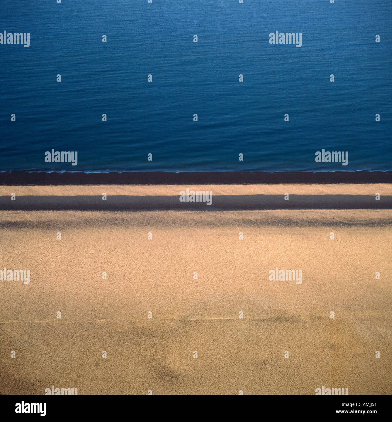 Aerial view empty beach sea hi-res stock photography and images - Alamy