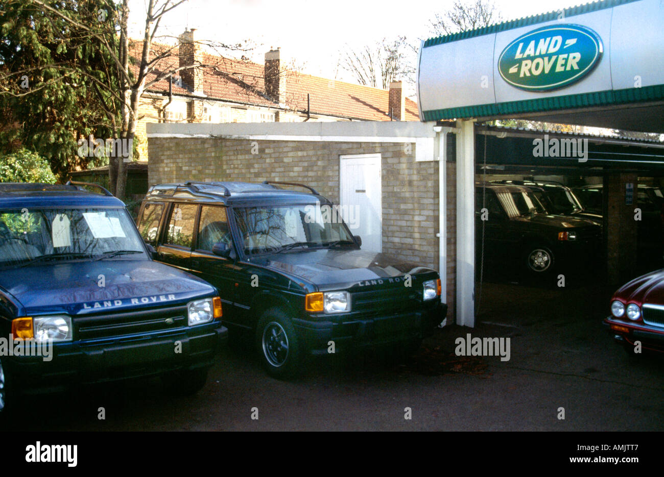 Land Rover Dealership Stock Photo Alamy