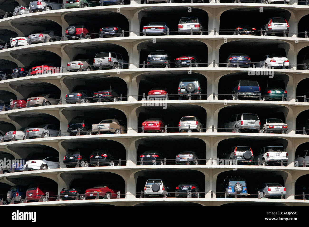 WATCH: Here's how cars are parked at Marina City 