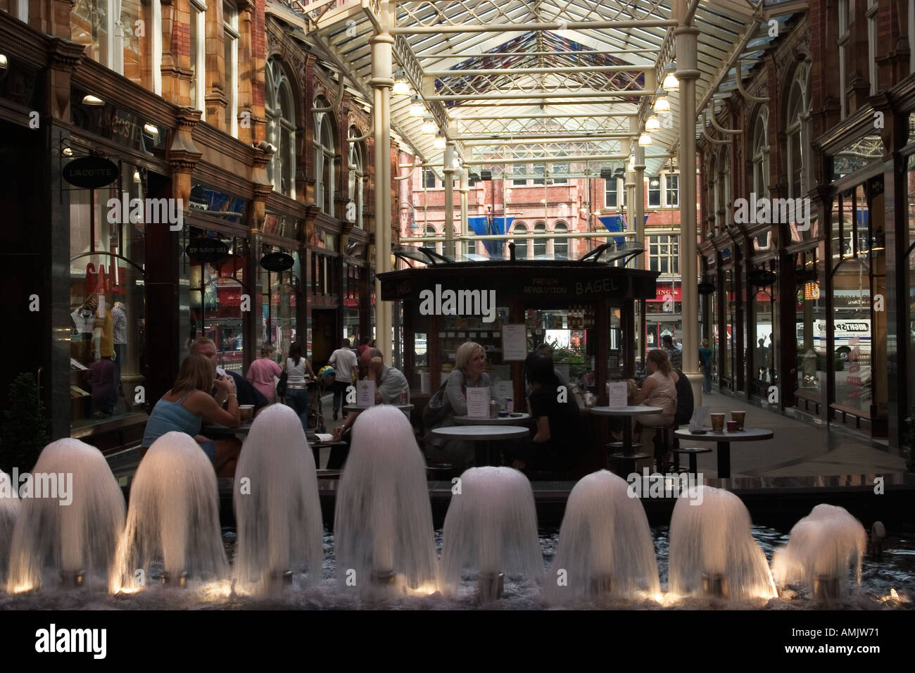 Victoria quarter fountain hires stock photography and images Alamy