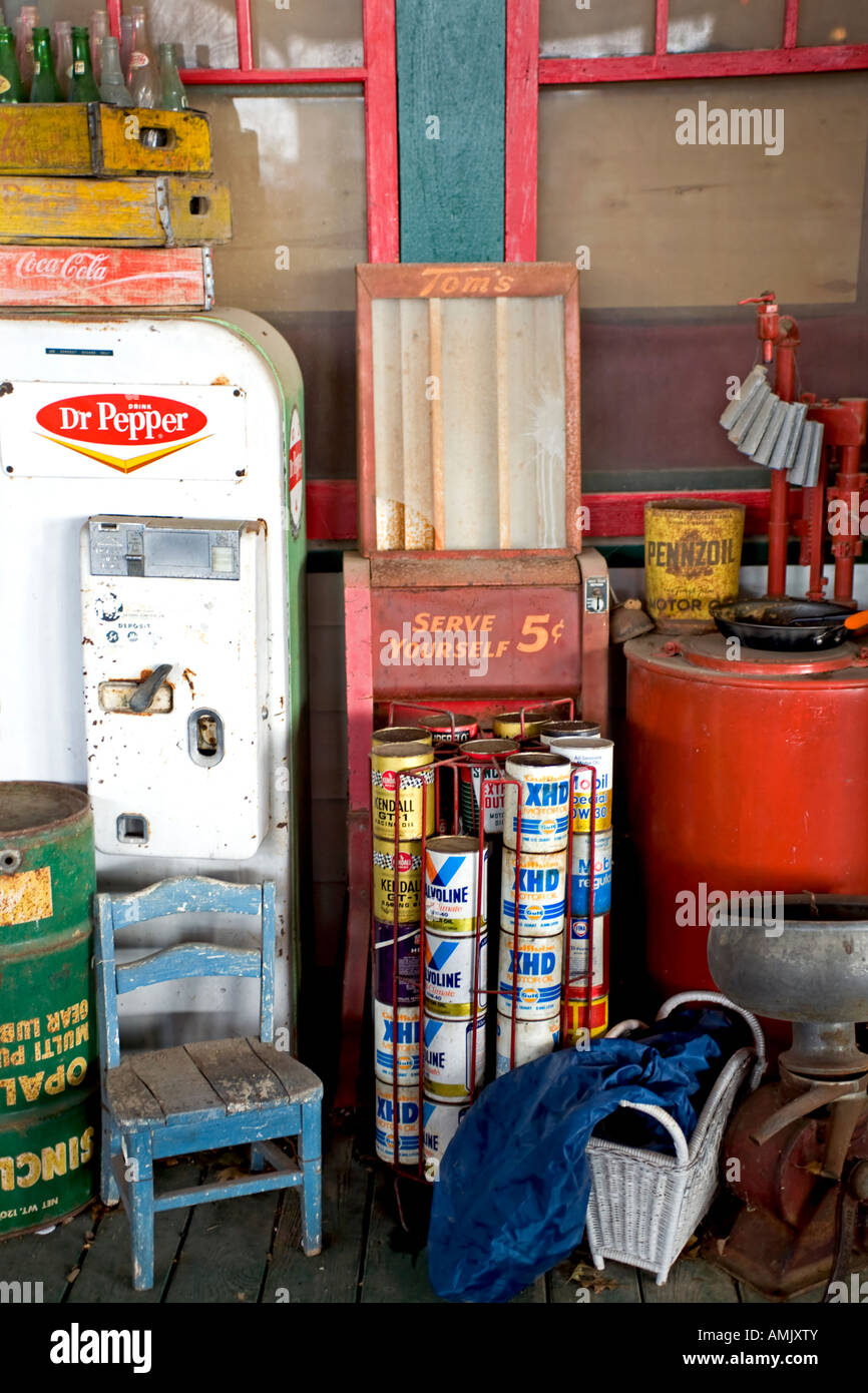 Antique gas can hi-res stock photography and images - Alamy