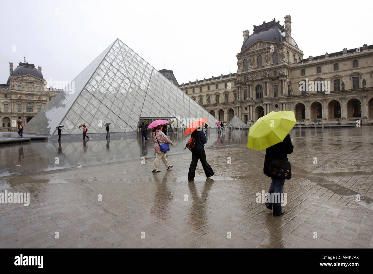 Louvre museum exterior hi-res stock photography and images - Alamy