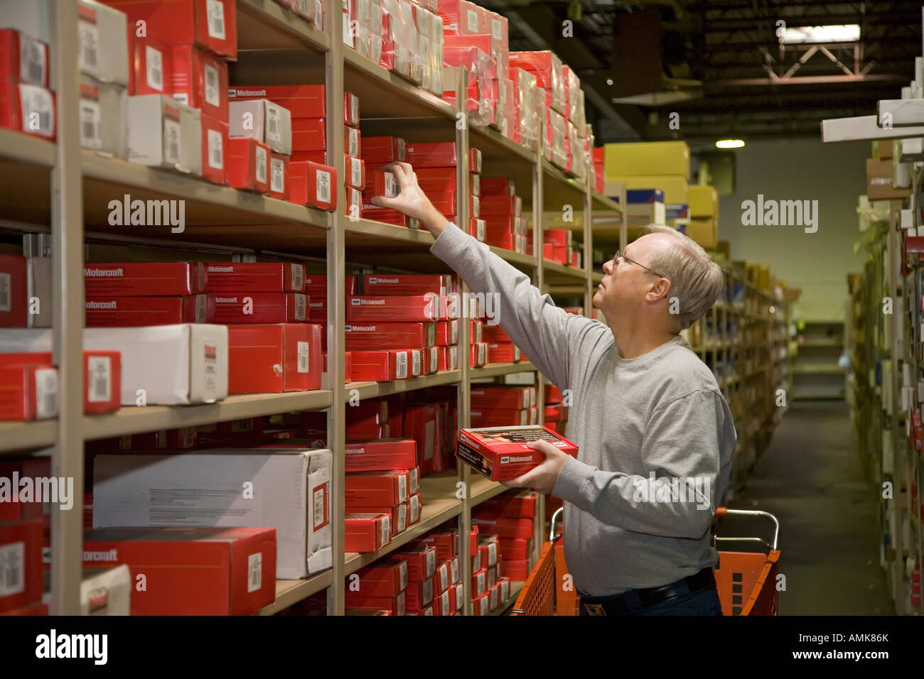 Auto parts warehouse hi-res stock photography and images - Alamy