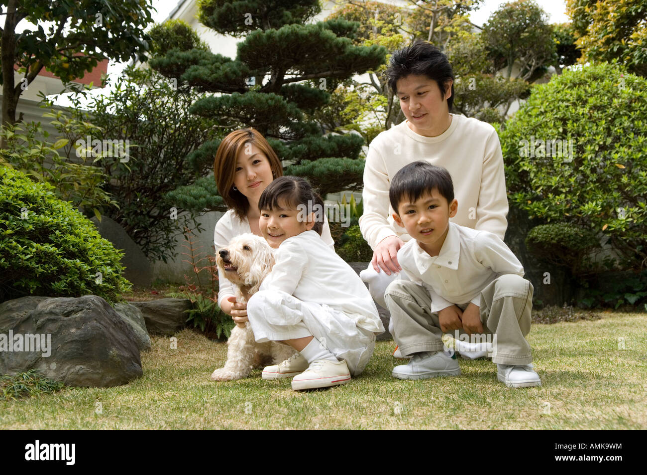 Family with two children hi-res stock photography and images - Alamy