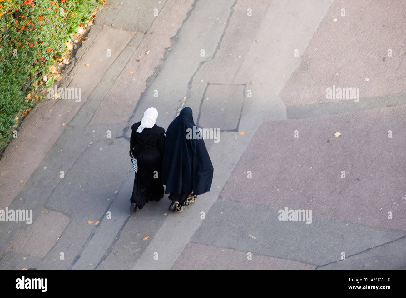 Muslim woman uk hi-res stock photography and images - Alamy