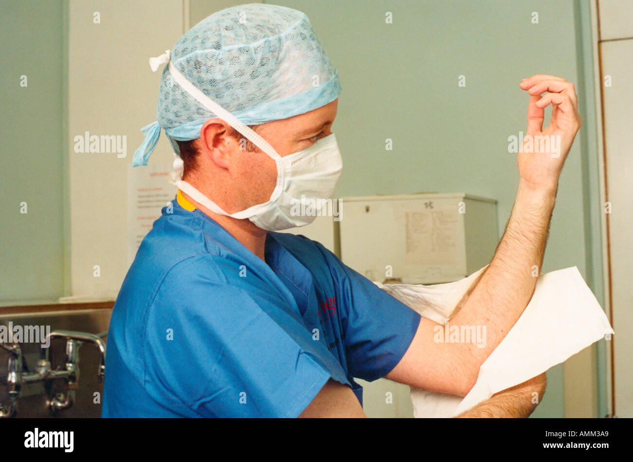 Surgical handwashing hires stock photography and images Alamy