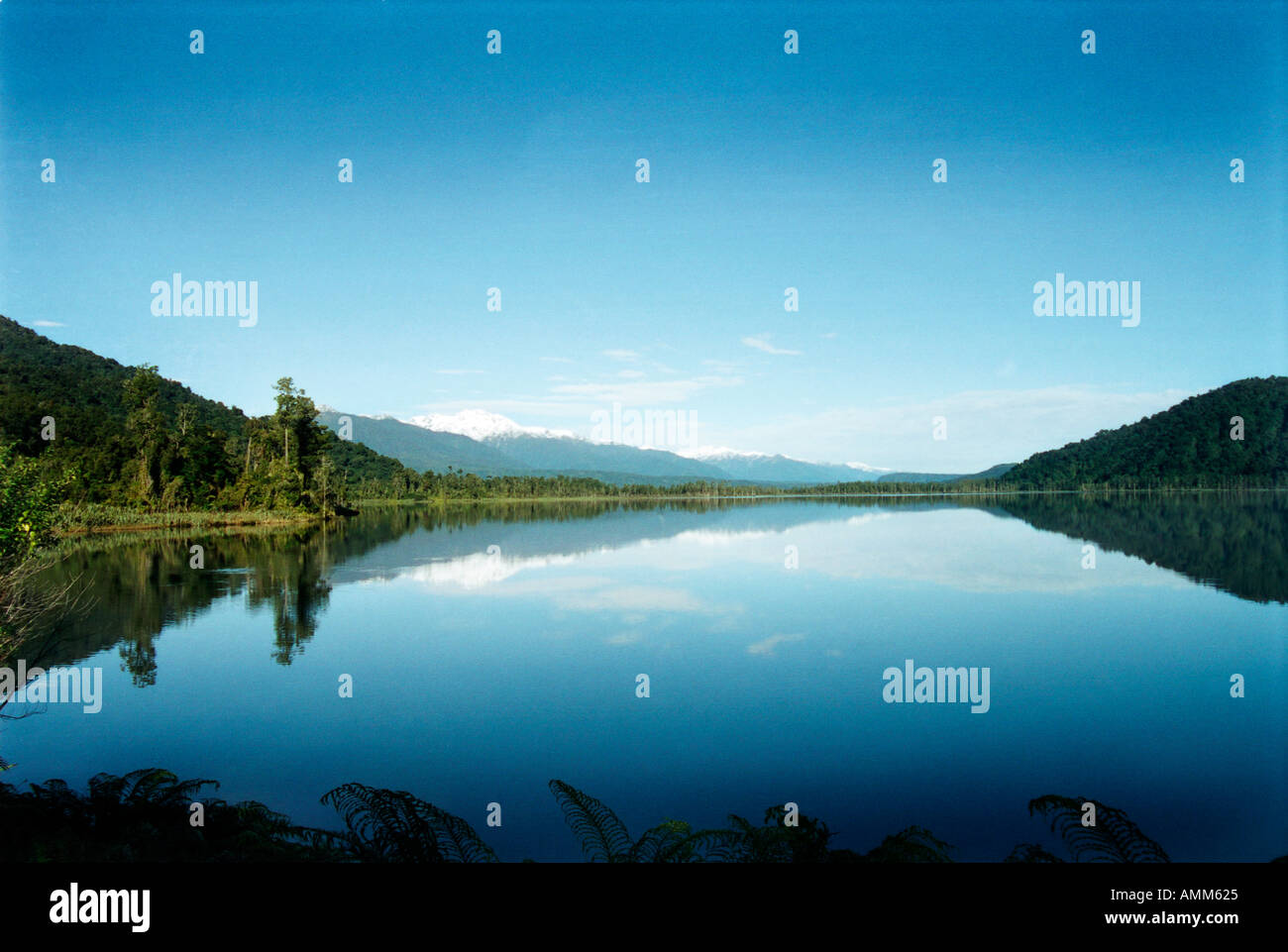 New zealand mirror lake hi-res stock photography and images - Alamy
