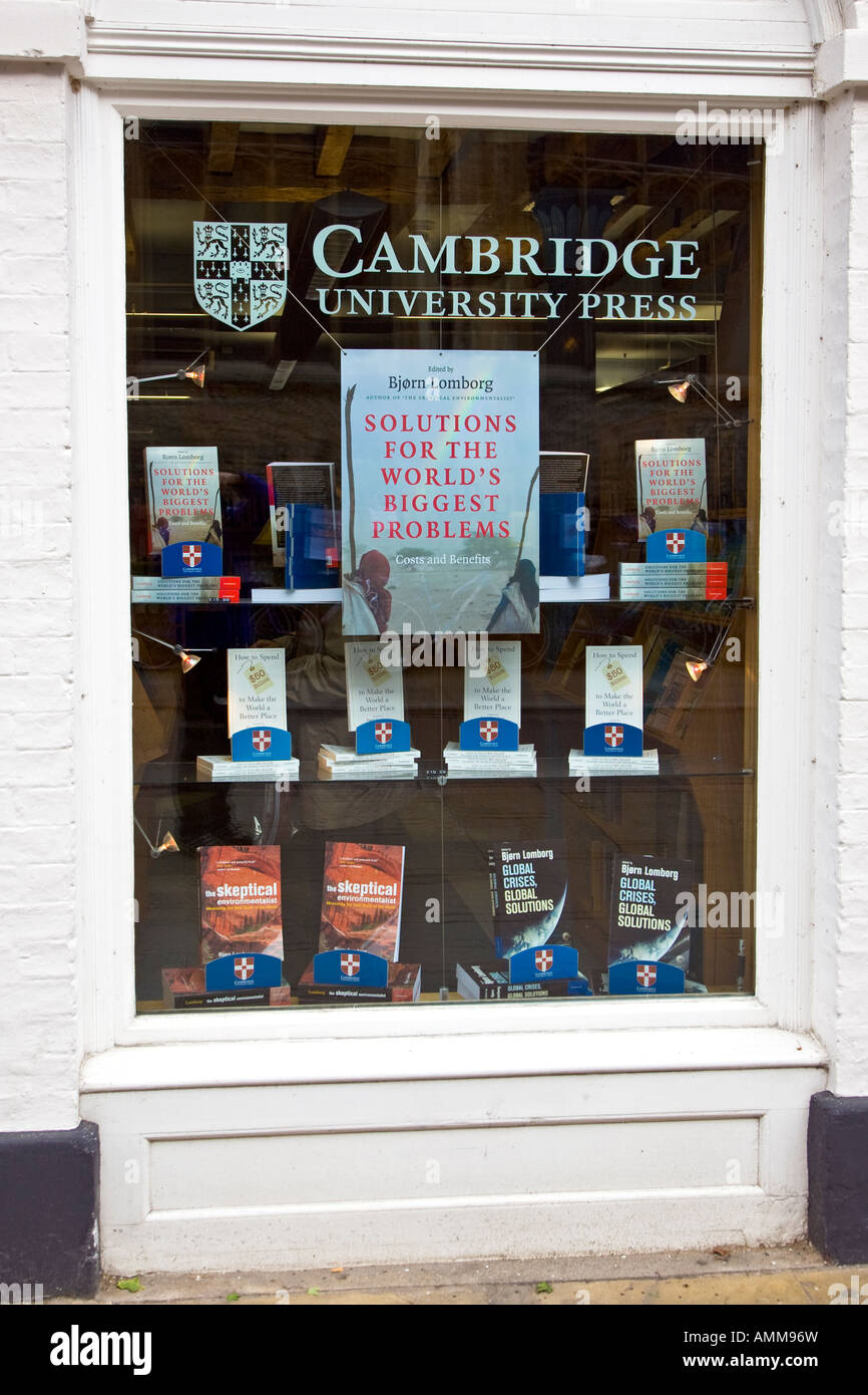 Display of books in shop window hi-res stock photography and images - Alamy
