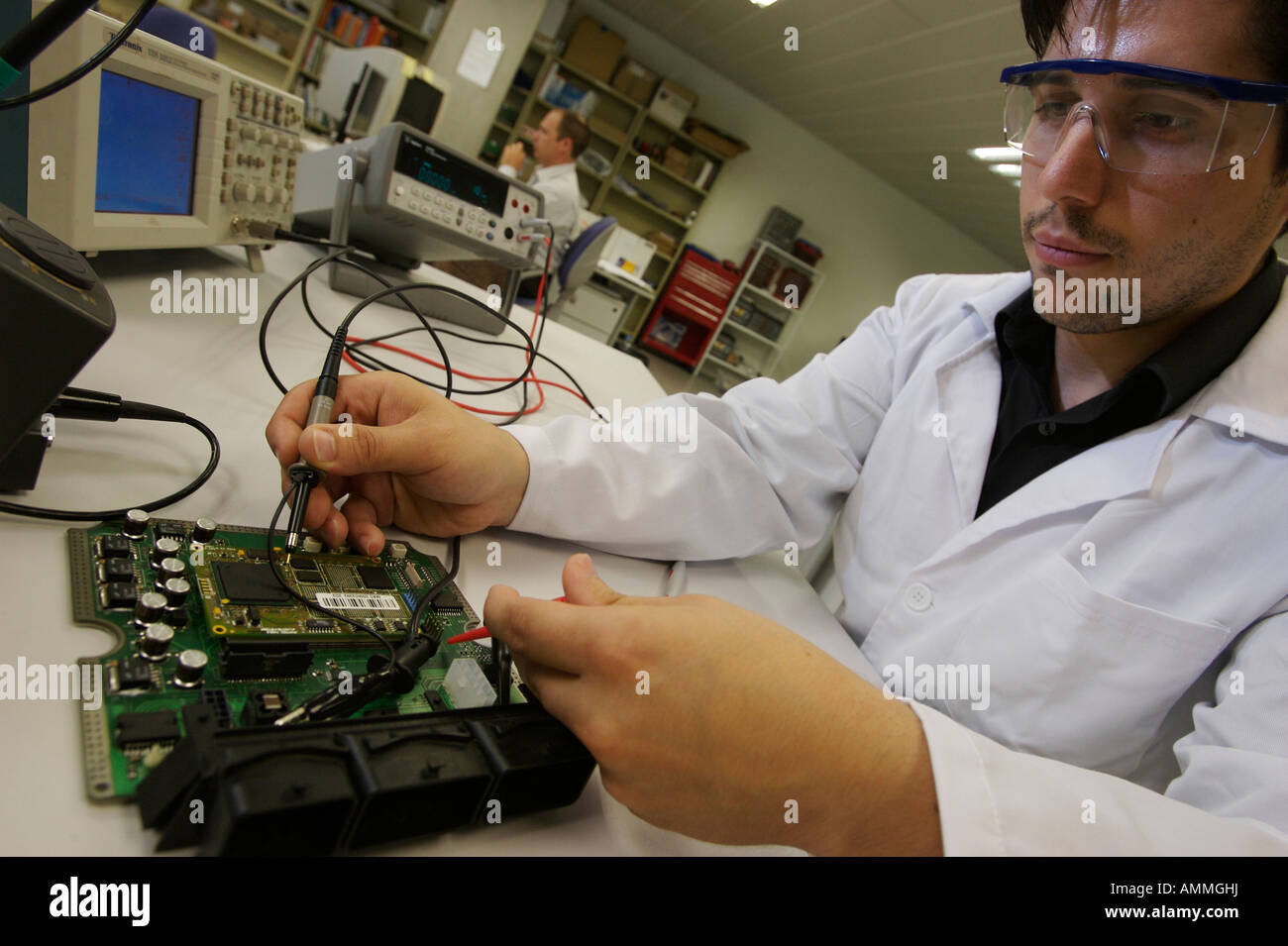 Computer manufacture in a clean room Stock Photo - Alamy