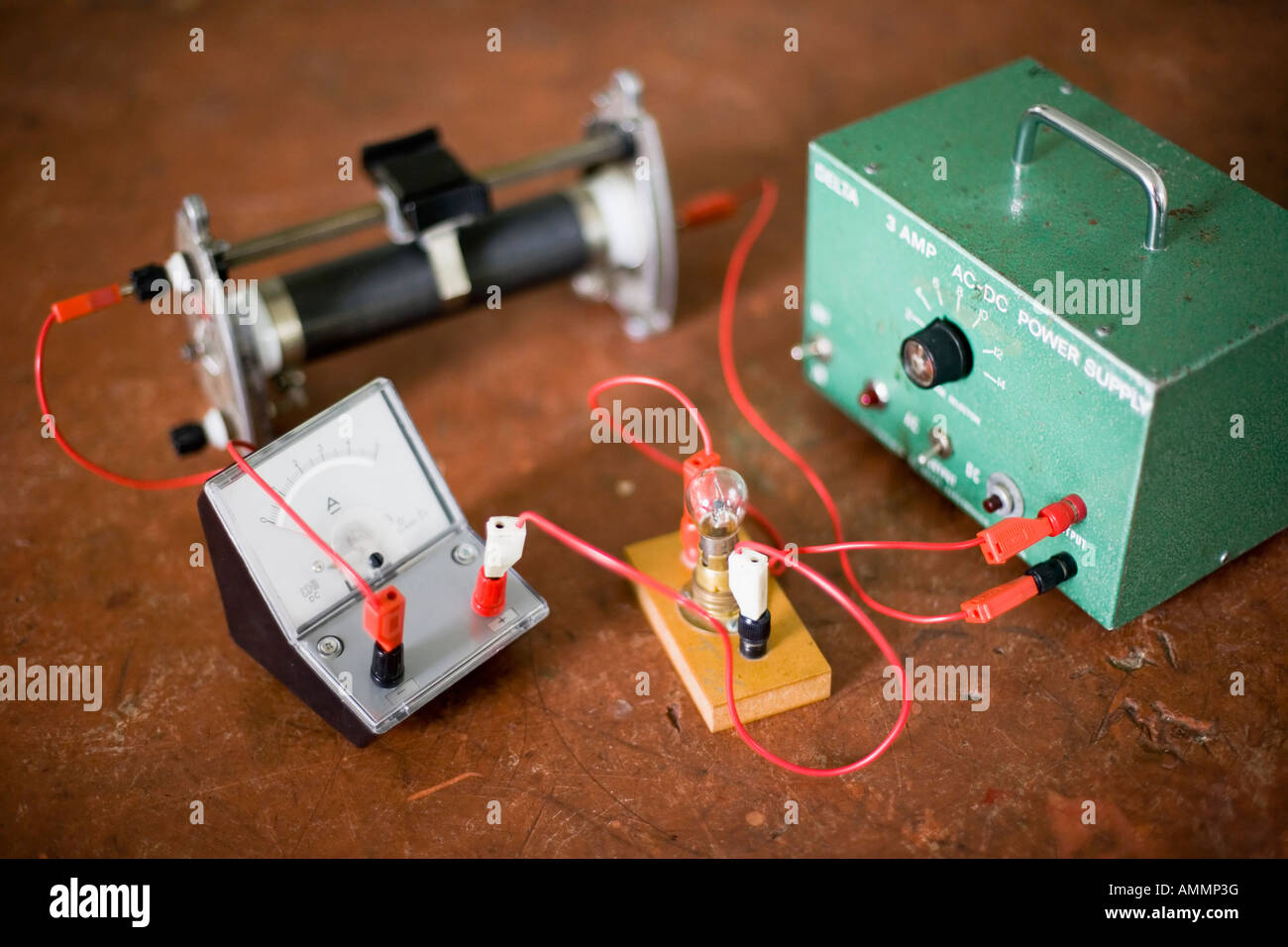 Physics experiment electricity hires stock photography and images Alamy