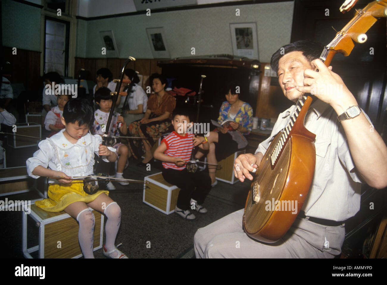 Music class at the Children s Palace of Changning District in Shanghai in Zhejiang Province People s Republic of China Stock Photo