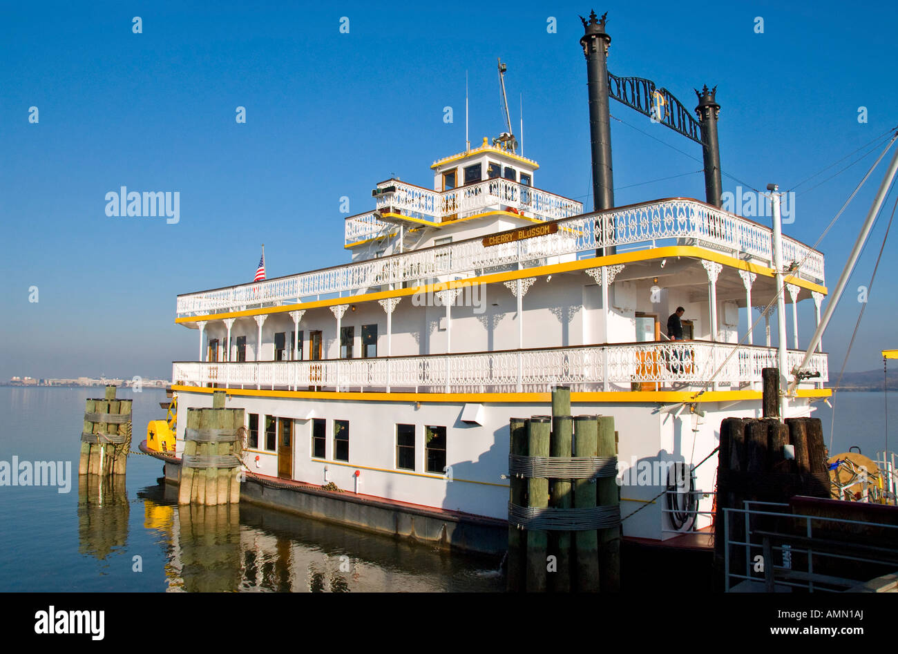 Old fashioned paddle boat ferry hires stock photography and images Alamy