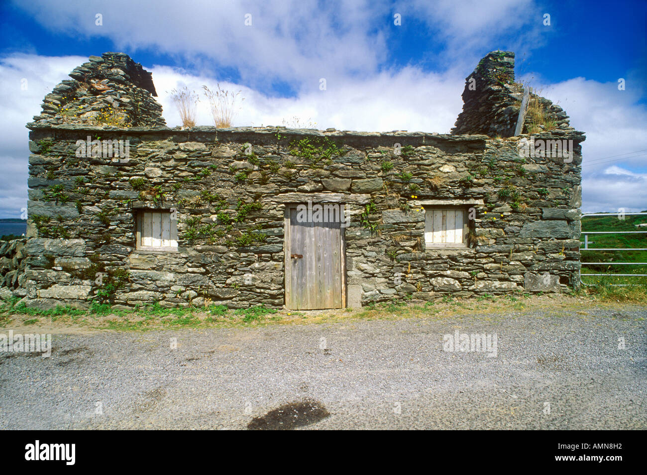 A deserted stone cottage in West Cork Ireland Stock Photo - Alamy