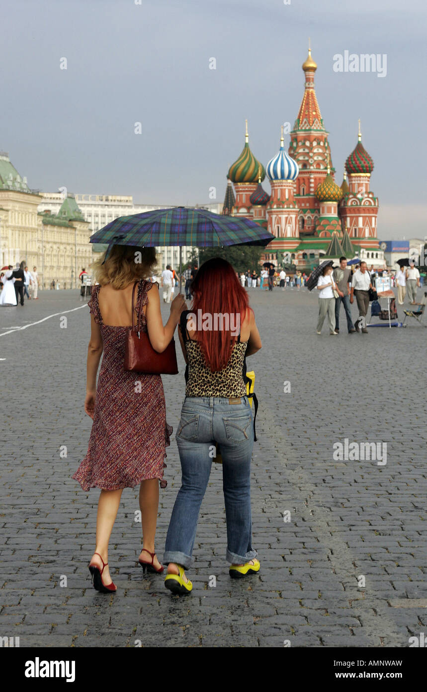 Two young women russian tourists hi-res stock photography and images ...