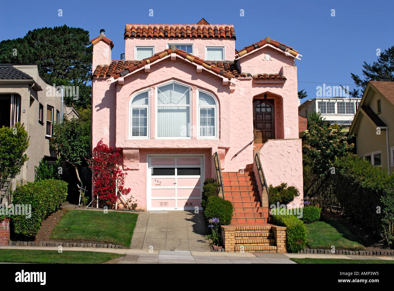 Pink house san francisco hires stock photography and images Alamy