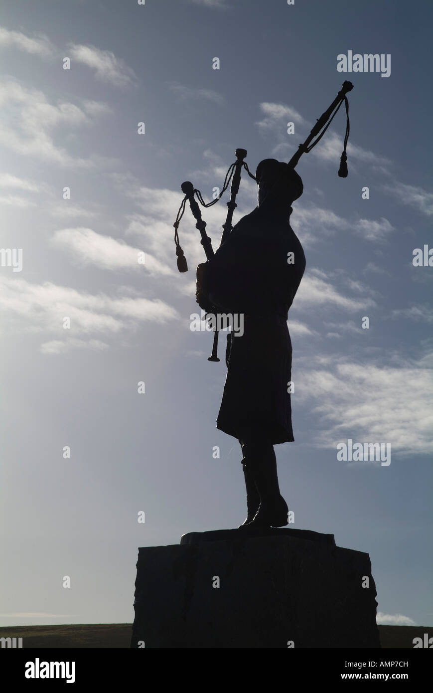 dh Bagpipes Scottish monuments BRUAR PIPER STATUE SCOTLAND 51st